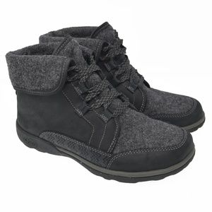 CHACO Sz 7 Gray Leather & Fabric Lace Up Ankle